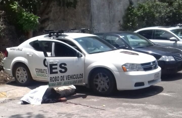 Hombres armados asesinan a dos policías en Naucalpan, Edomex Hombres armados asesinan a dos policías en Naucalpan, Edomex