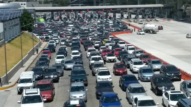 Vacacionistas de la CDMX colapsan salida a Cuernavaca