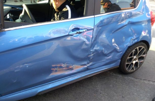 #Video Choque entre Metrobús y auto en Calzada de los Misterios #Video Choque entre Metrobús y auto en Calzada de los Misterios