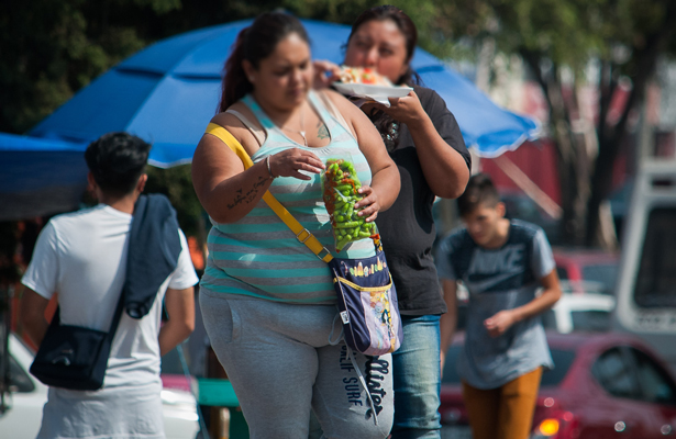 Obesidad cuesta a México más que el robo de combustibles, afirma OMS