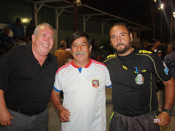 La Liga de Futbol Platino celebra su segundo aniversario promoviendo el deporte.