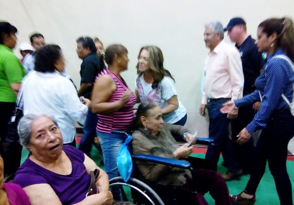 Reciben apoyo 9 mil adultos mayores