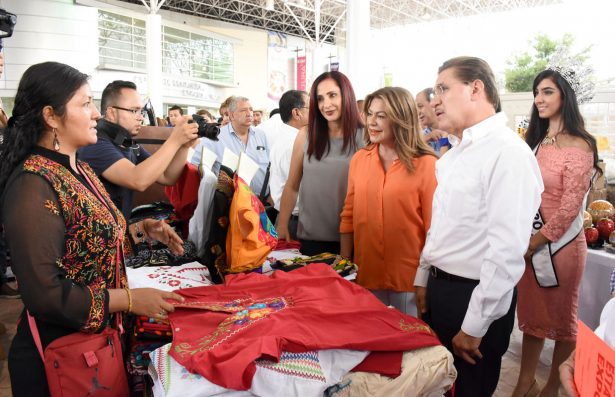 Una Feria con seguridad para los visitantes, con atracciones para las familias y complementada con una impresionante variedad de exposiciones artesanales, constataron Aispuro Torres y Herrera Ale.