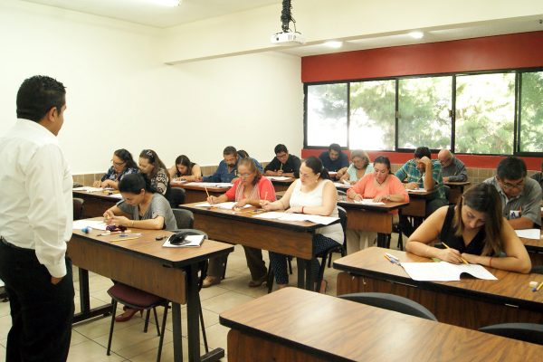 INE aplica examen para el Servicio Profesional Electoral Nacional