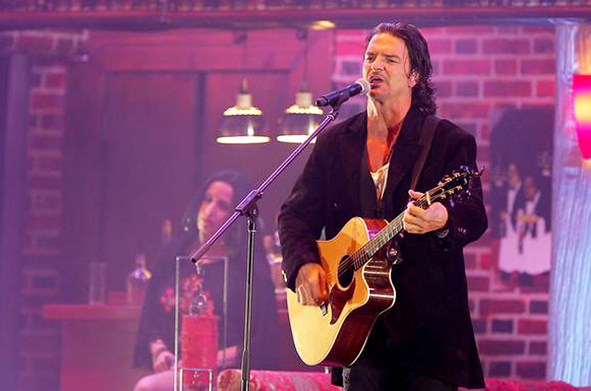 El próximo 2 de septiembre, a las 21:00 horas, el cantautor Ricardo Arjona llegará al Coliseo Centenario de Torreón con su tour “Circo Soledad”.