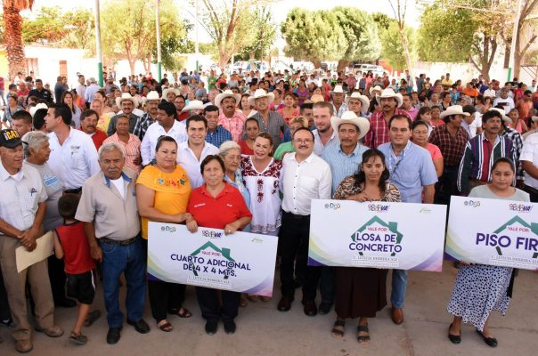 Apoyo para cuartos adicionales entregó la alcaldesa Leticia Herrera y el secretario de Desarrollo Social, Marcos Cruz.