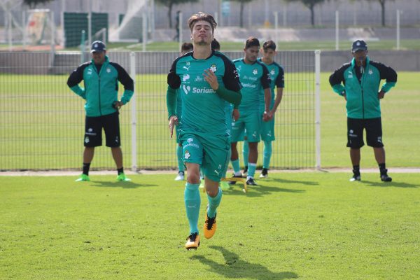 Rayados golea en casa a Toluca y es súper líder Rayados golea en casa a Toluca y es súper líder