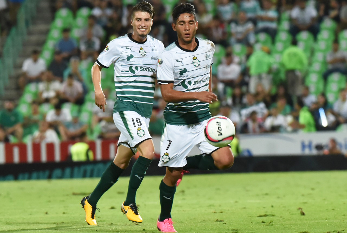 Santos aventaja 2-0 a León en el medio tiempo