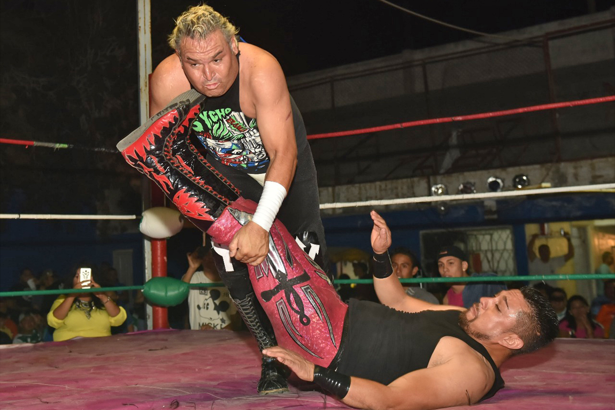 El amo del escándalo, V-57, se presentará en la pelea estelar que se ha programado para el próximo domingo 24 de septiembre en la Arena La Rosita.