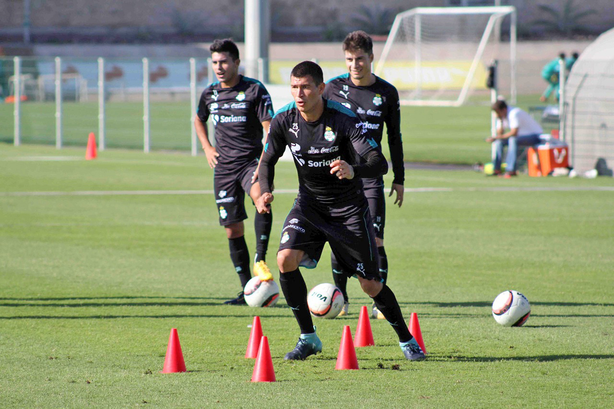 Santos se prepara para su duelo ante Rayados de Monterrey.