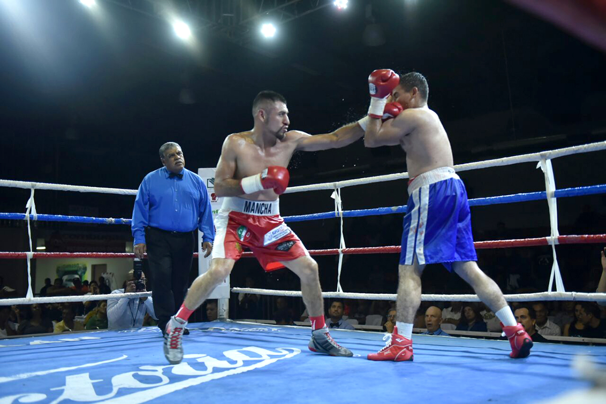 Miguel "El Mancha" Ramos demostró su avance en el box.