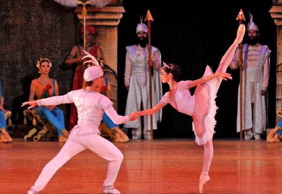 Este viernes 13 de octubre, en el Teatro Isauro Martínez se presentará como cada año La Compañía Nacional de Danza.
