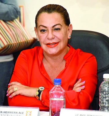 La alcaldesa Leticia Herrera Ale brinda su apoyo incondicional al Festival Internacional Revueltas 2017.