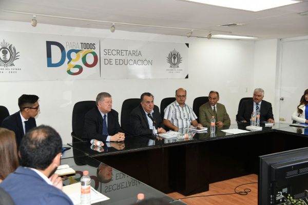 El secretario de Educación, Rubén Calderón Luján dio un mensaje al inicio de la evaluación externa del FONE.