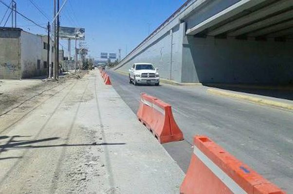 El cruce peatonal fuera de las áreas de estaciones del Metrobús y las vueltas a la izquierda para los automovilistas, quedarán prohibidas sobre el bulevar Revolución.