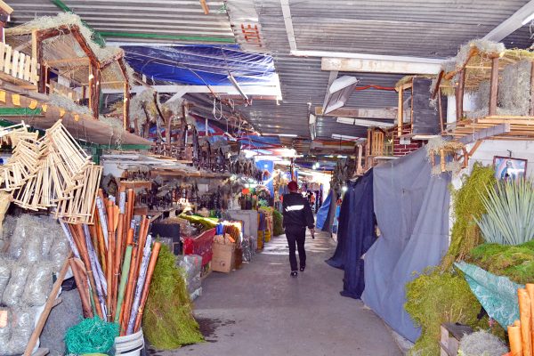 En este lugar se puede encontrar todo lo necesario para adornar el hogar, así como los accesorios indispensables para las fiestas decembrinas.