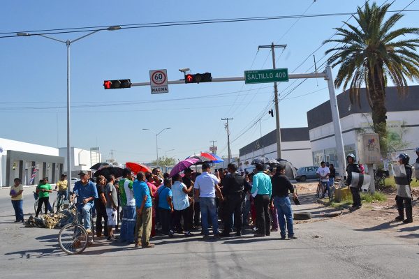 Los campesinos del ejido Nueva California se manifestaron cerrando el cruce de Juárez y calzada México.