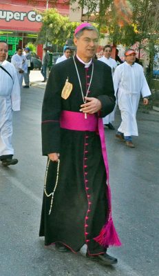 Con la tradicional Misa de Gallo, ahora ofrecida por el nuevo obispo de Torreón, Luis Martín Barraza Beltrán, concluyeron ayer el paso de las peregrinaciones hacía la parroquia de Nuestra Señora de Guadalupe.