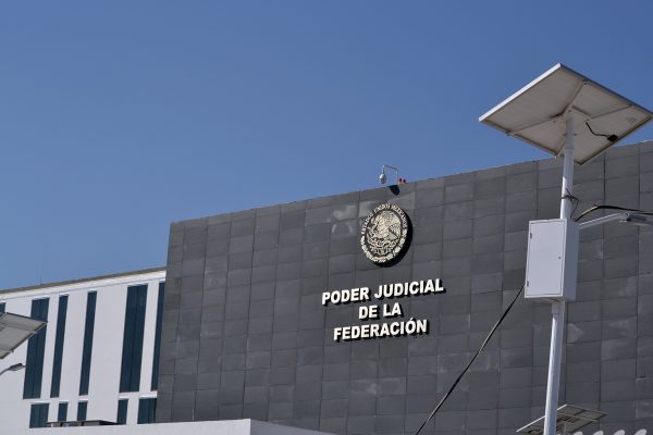 Un sofisticado equipo de videovigilancia se ha instalado para resguardar el Centro de Justicia Penal Federal en Torreón.