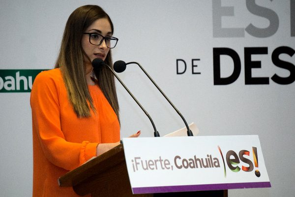 La procuradora YezKa Garza Ramírez, invitó a la suma de estrategias entre el gobierno y sociedad y pidió: “se sientan con la libertad de que cada una de las propuestas se integrarán, ya sea, al Plan Estatal de Desarrollo o en alguno de los proyectos de los Programas Sectoriales Especiales”.