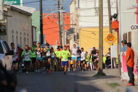 Con éxito se llevó a cabo la 7 & 10K Puente de Ojuela, la cual tuvo como punto de partida la plaza principal de Mapimí, Durango.