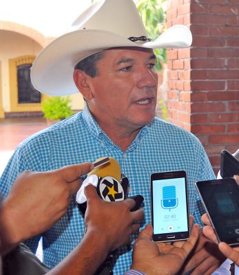 Regidores panistas exigen que se finquen responsabilidad a Carlos Aguilera por generar una deuda de 140 millones al Ayuntamiento de Lerdo.