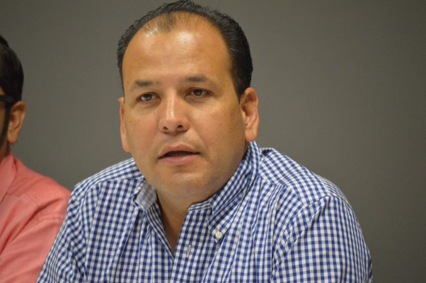 Que se preocupe por Chihuahua no por la pijama del perro
