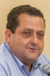 CARLOS MENDOZA DAVIS.