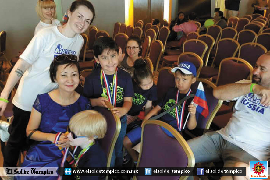 Niño de 6 años representa a México en Asia en concurso de cálculo