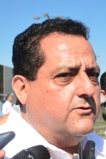 Carlos Mendoza Davis.