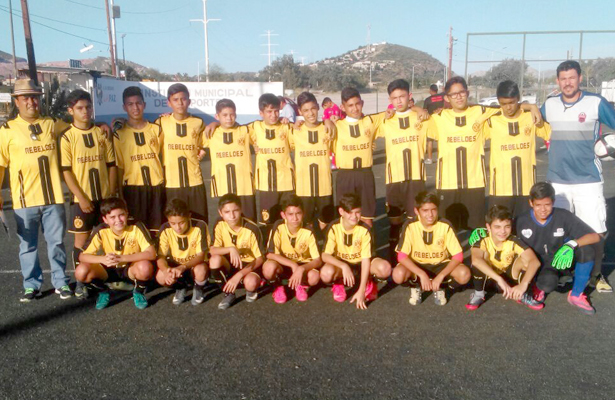 El equipo Rebeldes consiguió el primer lugar de la eliminatoria municipal de futbol rumbo a la Olimpiada Estatal 2018. / El Sudcaliforniano