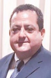 Carlos Mendoza Davis.