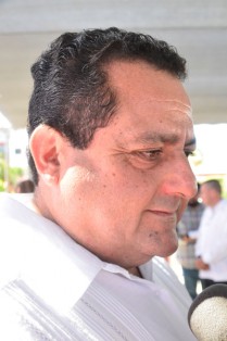 CARLOS MENDOZA DAVIS.