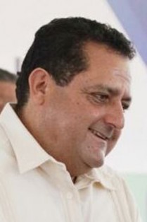 CARLOS MENDOZA DAVIS.