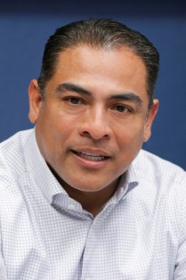 Arturo De La Rosa Escalante.