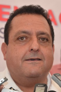 CARLOS MENDOZA DAVIS.