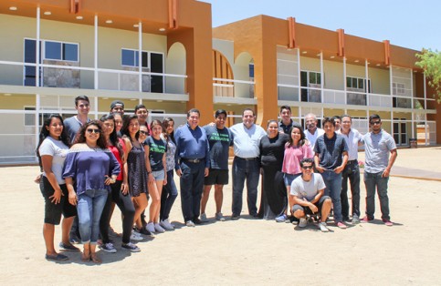 Jóvenes, futuro inmediato de Baja California Sur: Gobernador