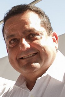 CARLOS MENDOZA DAVIS.