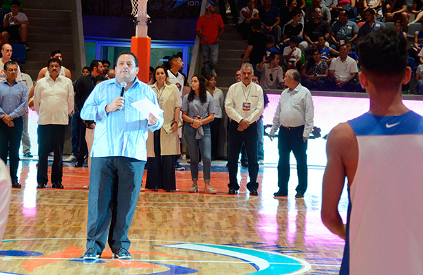 Inauguran moderna arena en La Paz