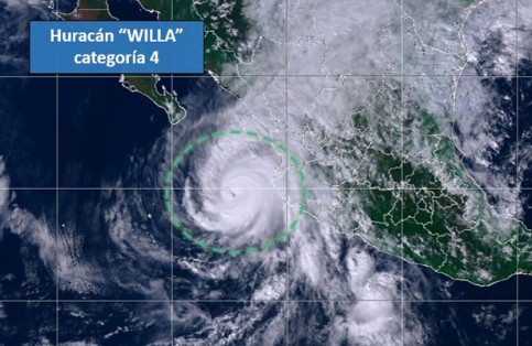 Huracán Willa baja a categoría IV