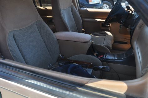 Hombre armado asalta tienda, tras fuerte operativo fue capturado.
